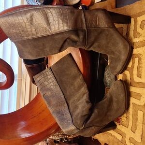 Ma.Richelle boots size 9.5 grey
